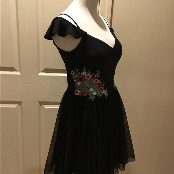 New! Floral Accent Peek a Boo Sides Dress - Picture 2 of 10